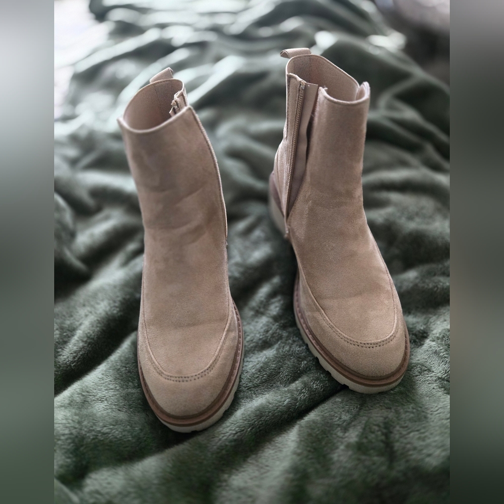 Pierre Dumas Boots NWOT